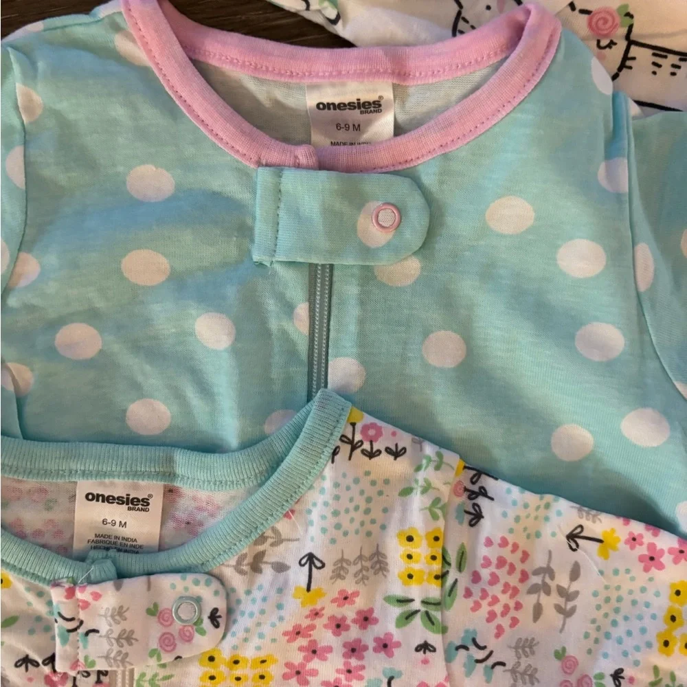 4-Pk Girls' Printed and Solid Footed Oneies One-Piece Sleepers  Sz 6-9month
